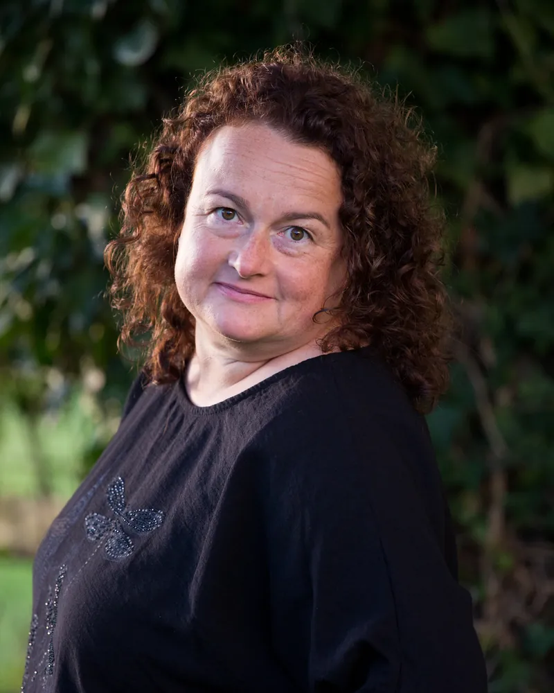 Christiane Wenzel im Garten